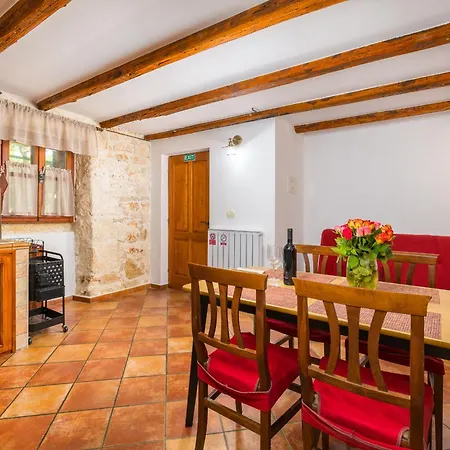 Country House Apartments Apartment *