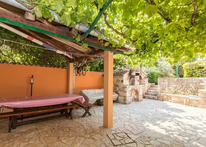 Country House Apartments Πούλα