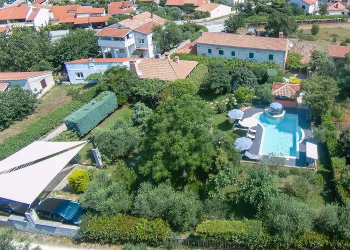 Country House Apartments Διαμέρισμα *