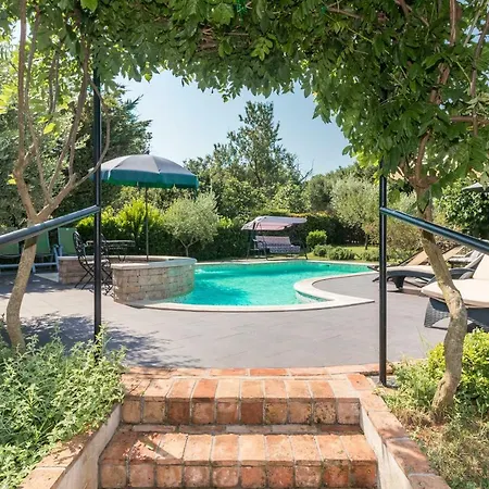 Country House Apartments