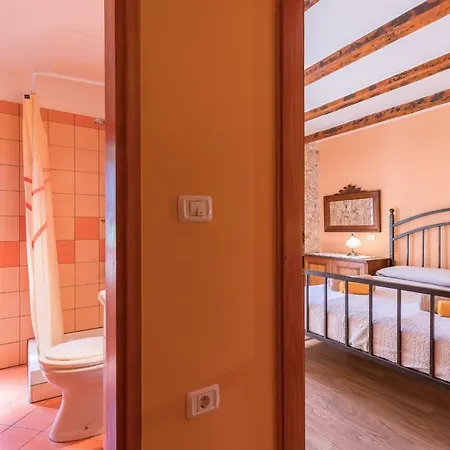 Country House Apartments *