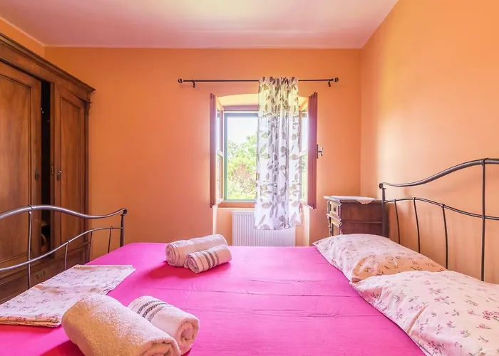 Country House Apartments *